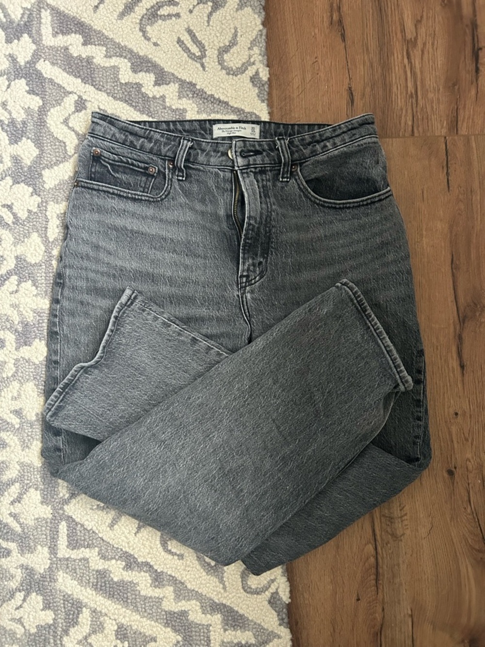 Abercrombie & Fitch Curve Love The Vintage Straight High Rise Jean size 30 grey